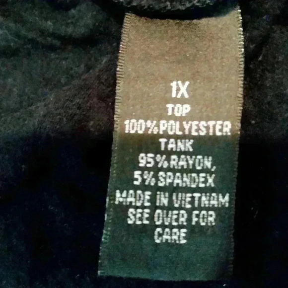 Alyx women's size 1x poncho style black/red flower shear arm top - Picture 4 of 10